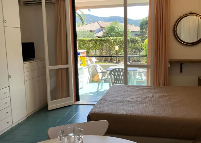 Monolocale Con Piscina Marina di Campo